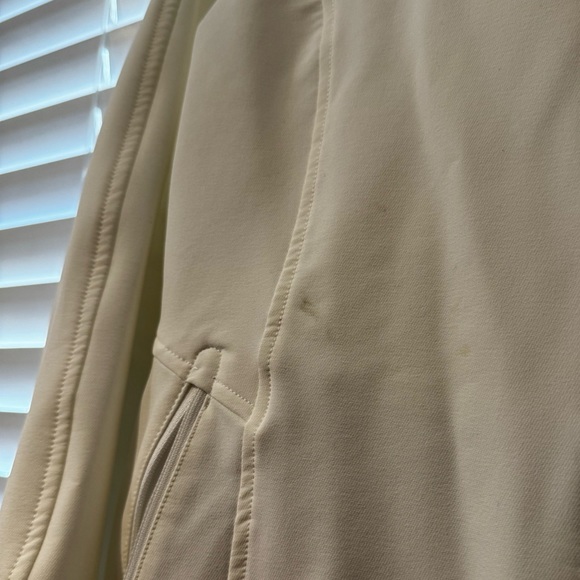 White Women’s North face Jacket- Medium - Picture 5 of 5